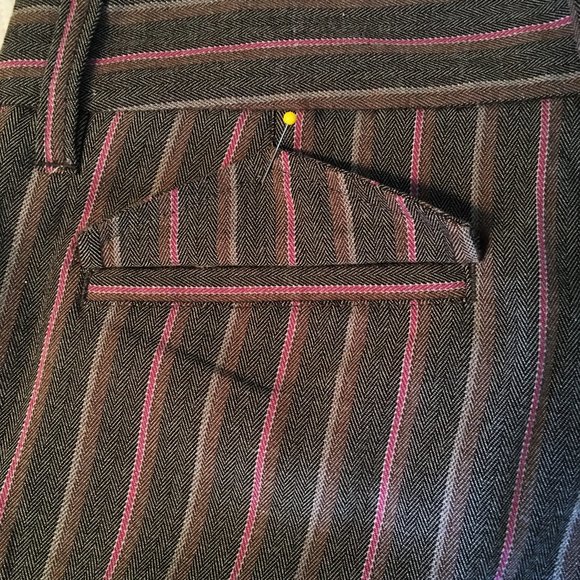 FOX GIRLS Cuffed Pinstriped Single Pleat Shorts - Picture 8 of 11